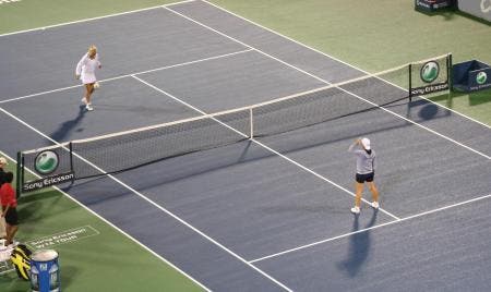 Wozniacki e Kuznetsova giocano a calcio