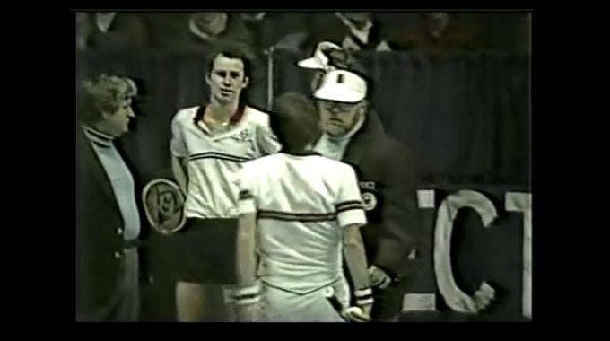 uno degli storici scontri in campo tra John McEnroe e Jimmy Connors, a Chicago 1982