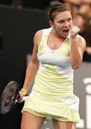 Simona_Halep_at_French_Open_2010_crop