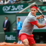 Roger Federer in azione al Roland Garros 2014 (foto by IKE LEUS)