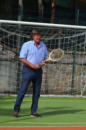 Adriano Panatta in campo durante il corso Gptca a Bettona