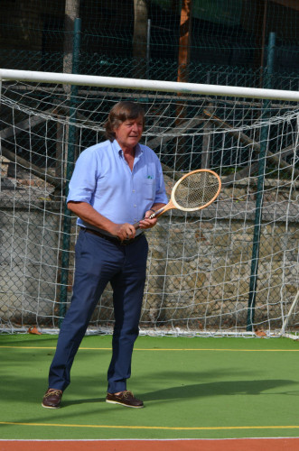 Adriano Panatta in campo durante il corso Gptca a Bettona