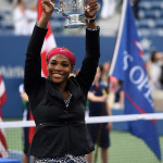 Serena Williams alza il trofeo, US Open 2014 (foto RAY GIUBILO)