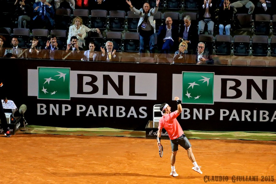 Fabio Fognini esulta dopo la vittoria contro Johnson (foto C. Giuliani)