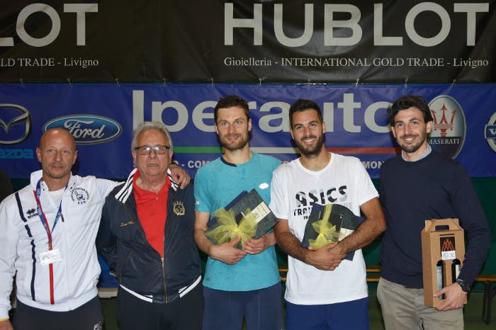Maurizio Salomoni (Maestro del Club), Orlando Salomoni (Presidente), Petr Michnev (vincitore), Salvatore Caruso (finalista) e Marco Crugnola (Direttore del torneo) - 4° Torneo internazionale ITF Città di Sondrio (foto GAME)