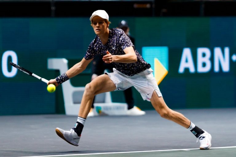 Sinner batte il primo top 10 della sua carriera a Rotterdam Goffin al tappeto Sinner batte il primo top 10 della sua carriera a Rotterdam Goffin al tappeto
