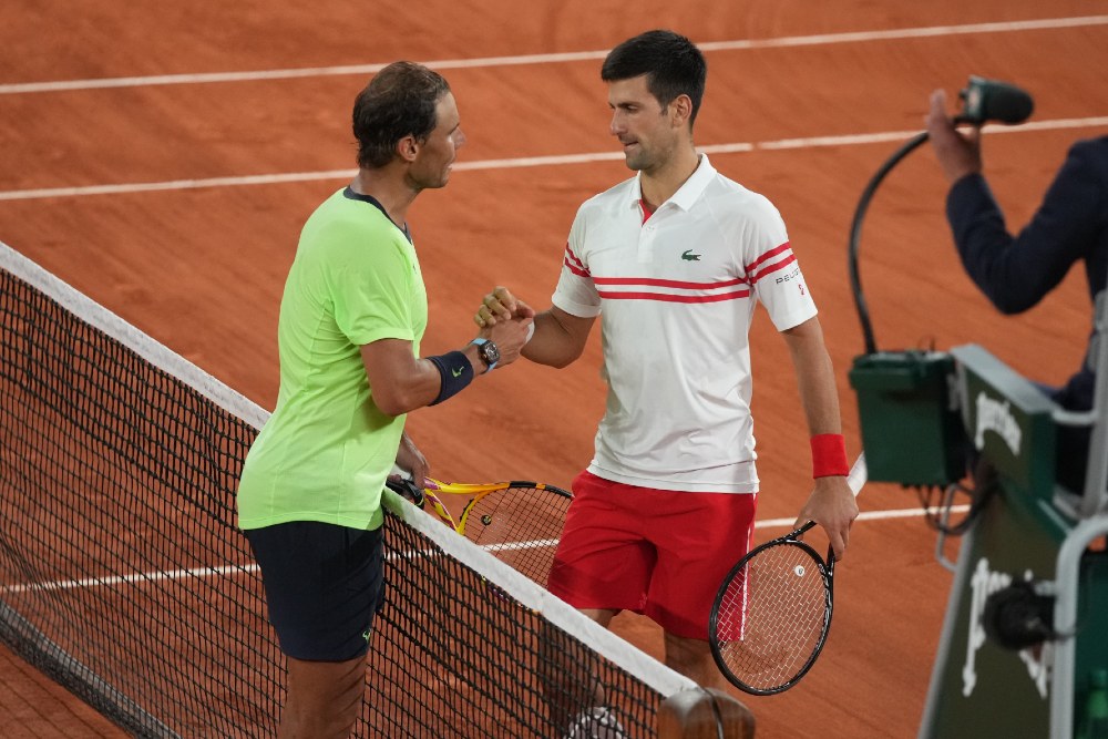 Rafael-Nadal-e-Novak-Djokovic-Roland-Garros-2021-via-Twitter-@rolandgarros.jpg