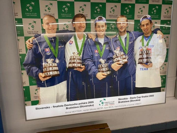 La Slovacchia finalista in Davis nel 2005: da sinistra Mertinak, capitan Mecir, Beck, Kucera e Hrbaty