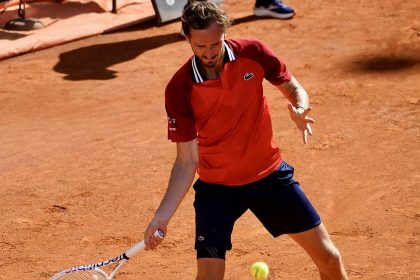 ATP Roma: esordio vincente per Medvedev, subito fuori Tiafoe e Davidovich Fokina-