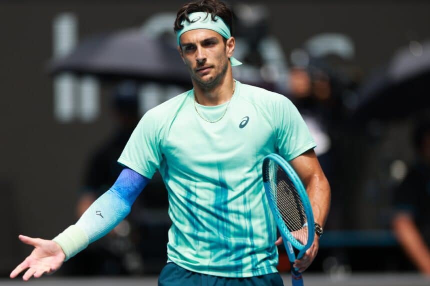 Lorenzo Musetti - Australian Open 2026 (foto X @AustralianOpen)