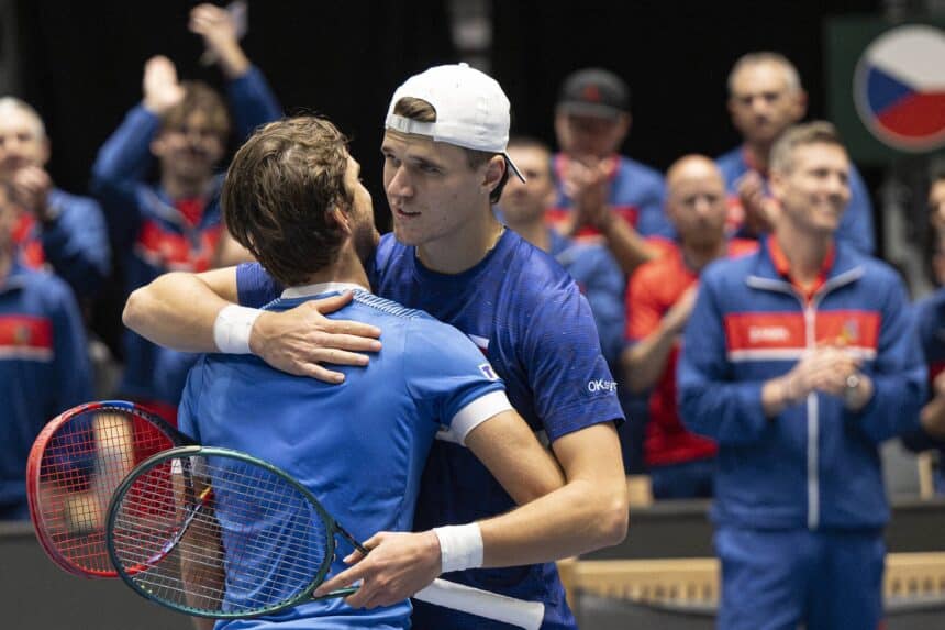 Jakub Mensik e Tomas Machac (@Davis Cup)